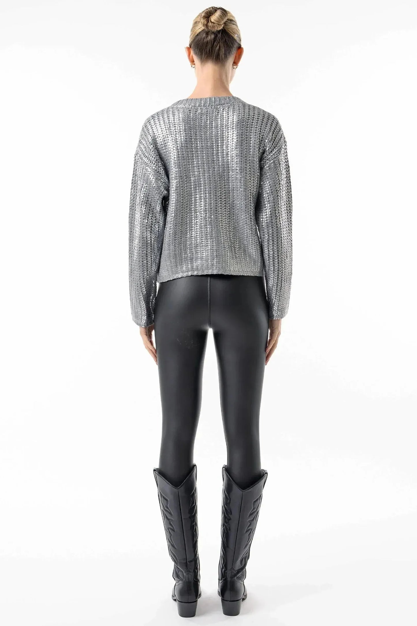 Ara Cropped Sweater in Metallic Silver - One Size M038259.