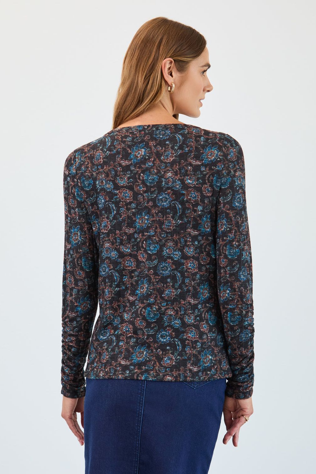 Women's V Neck Long Sleeve Top in Black Paisley