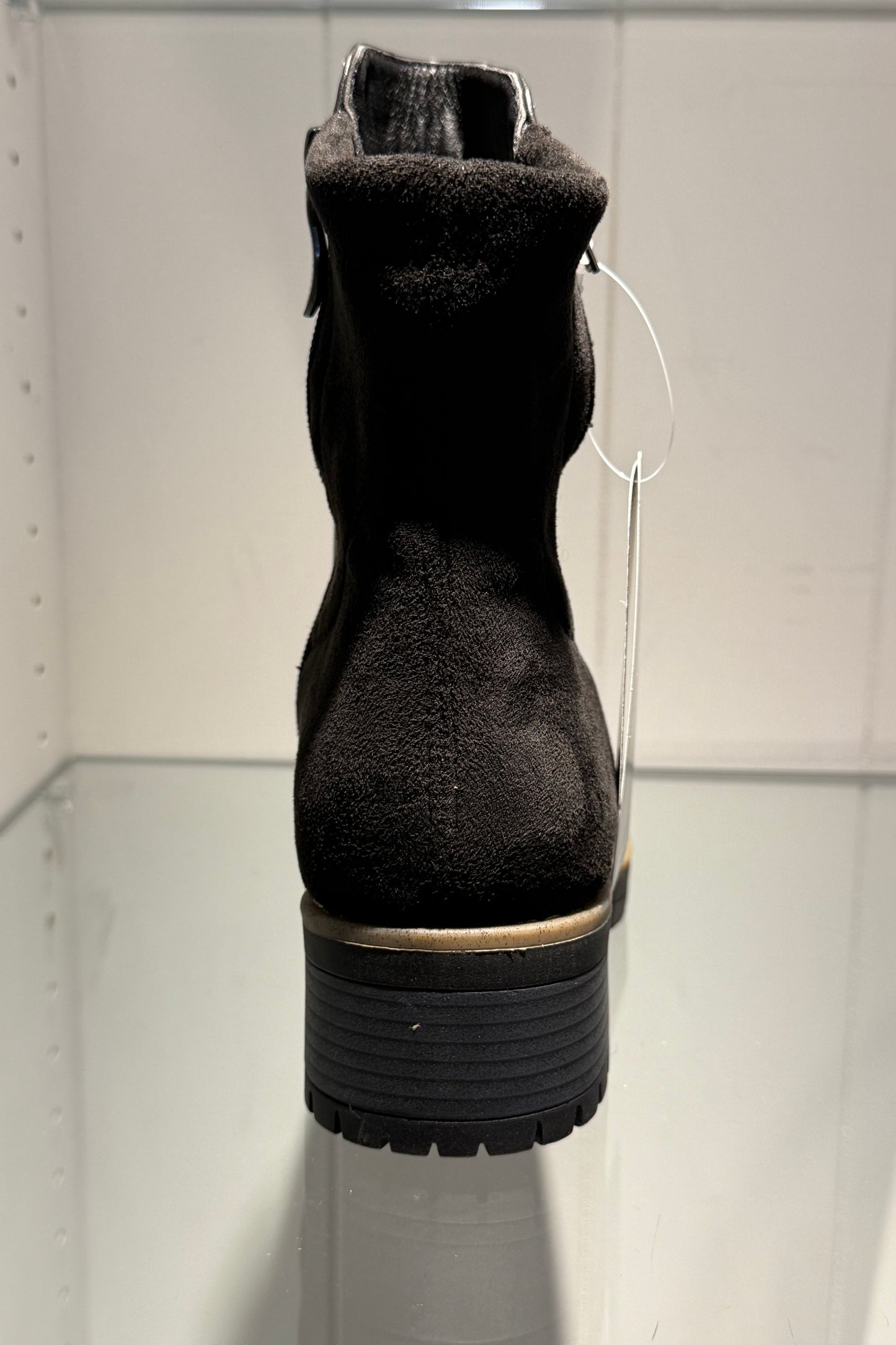 Aqua Diva Women’s Leather Ankle Boot in Black